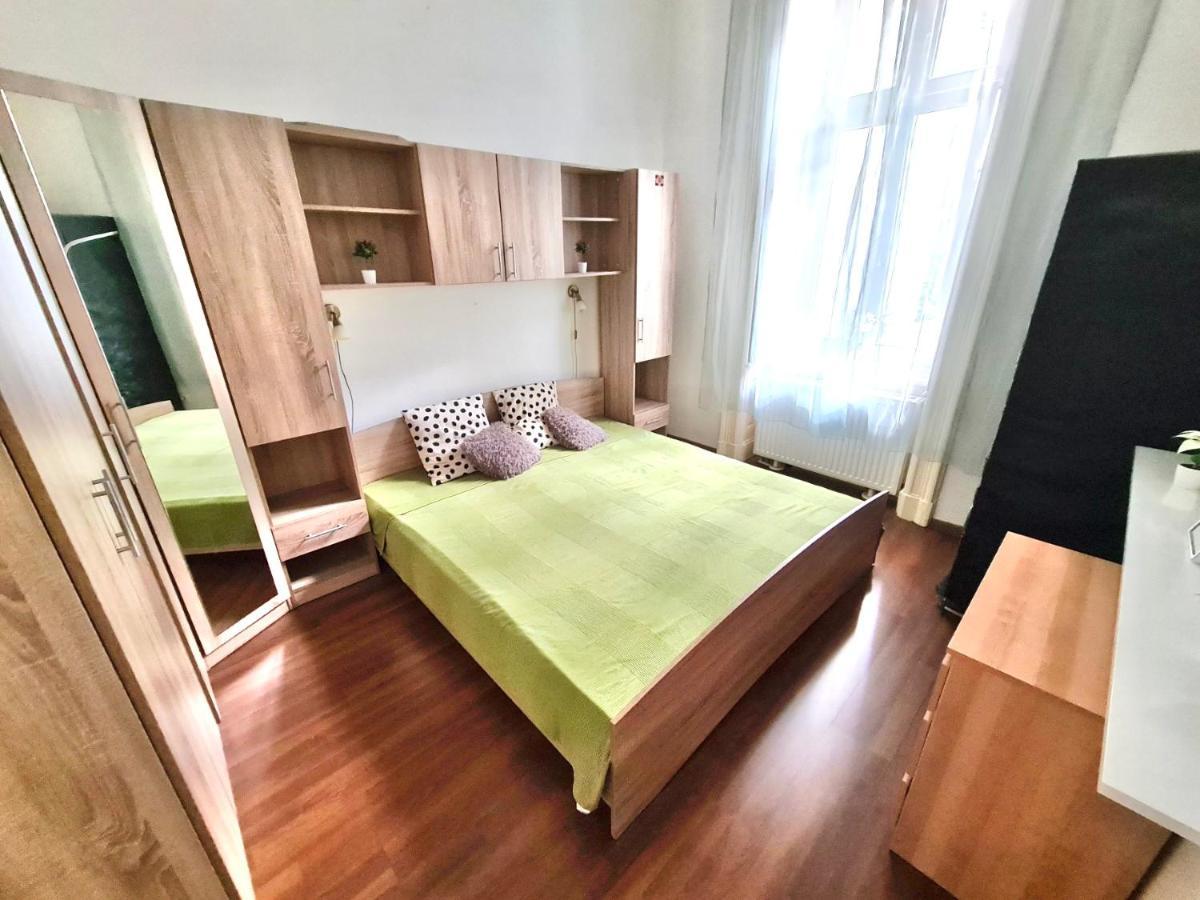 Ricky Apartment Budapest Luaran gambar