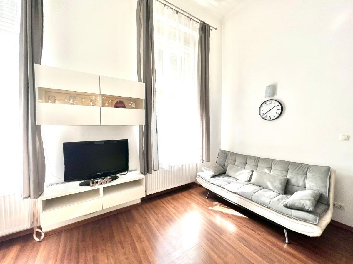 Ricky Apartment Budapest Luaran gambar