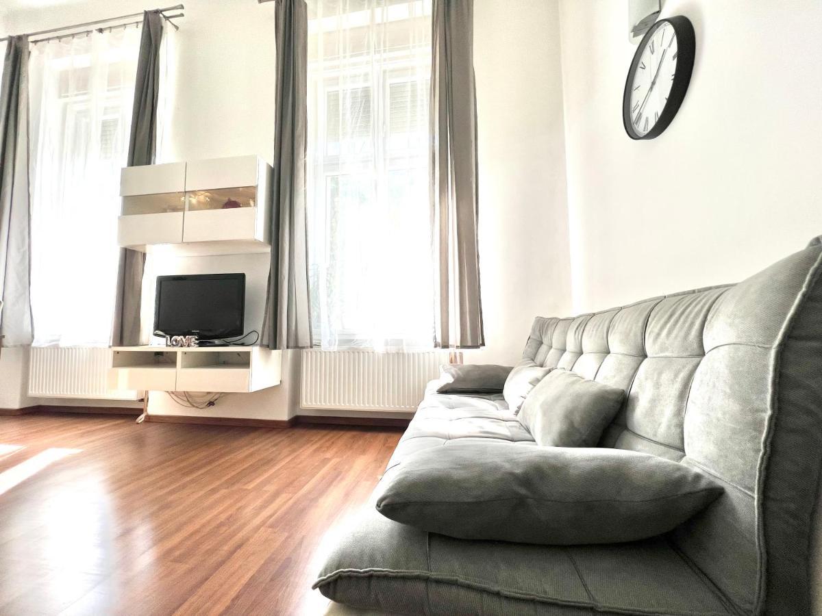 Ricky Apartment Budapest Luaran gambar
