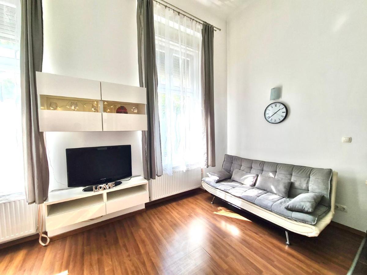 Ricky Apartment Budapest Luaran gambar