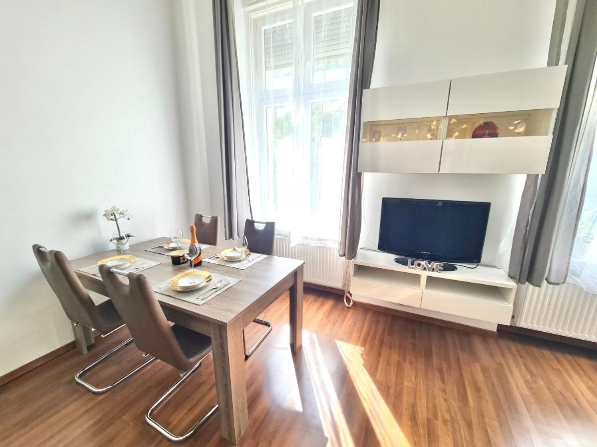 Ricky Apartment Budapest Luaran gambar